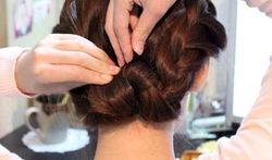 盘发视频,轻松打造时尚发型，跟随视频学起来